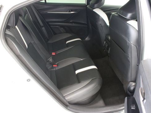 Used 2025 Toyota Camry SE w/ Convenience Package FWD image 30