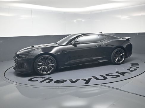 Used 2017 Chevrolet Camaro ZL1 RWD image 6