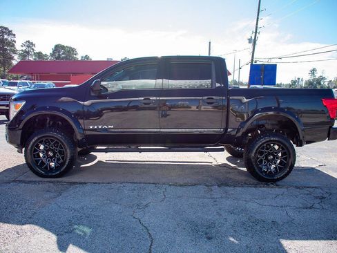 Used 2017 Nissan Titan S image 3