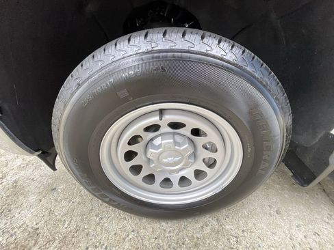 Certified 2025 Chevrolet Silverado 1500 W/T w/ WT Value Package AWD/4WD image 32