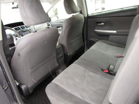 Used 2014 Toyota Prius V Three image 14
