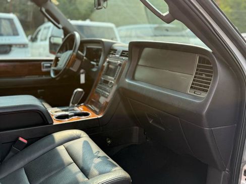 Used 2012 Lincoln Navigator 2WD image 11