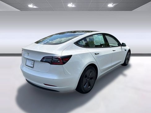 Used 2021 Tesla Model 3 Standard Range Plus RWD image 9