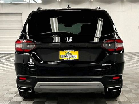 Used 2025 Honda Pilot Touring image 5