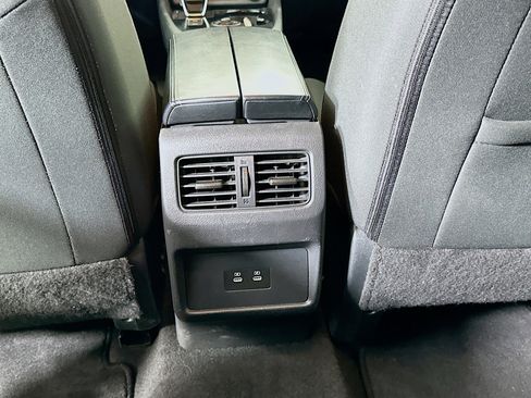 Used 2025 Nissan Rogue SV image 27