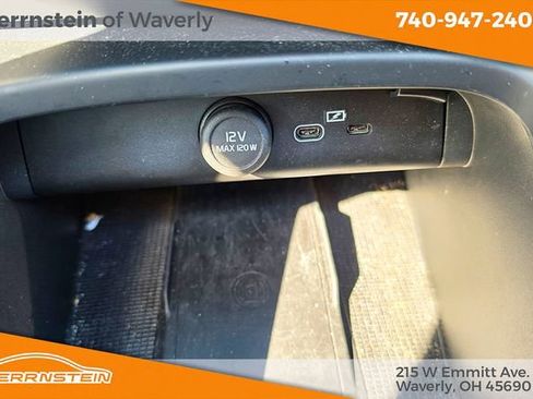 Used 2024 Volvo XC40 B5 Plus w/ Climate Package image 19