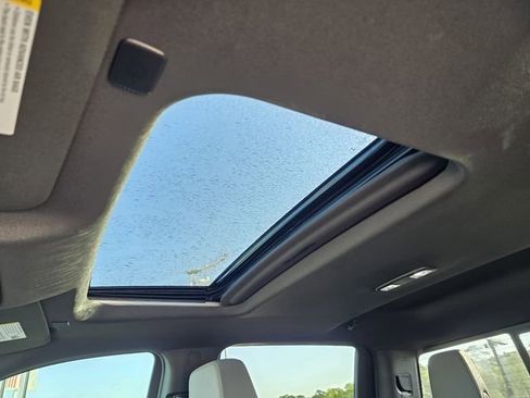 Used 2025 Chevrolet Silverado 1500 ZR2 w/ Technology Package image 3