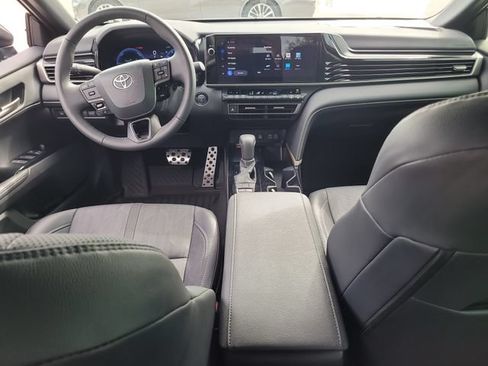 Used 2025 Toyota Camry XSE FWD image 14