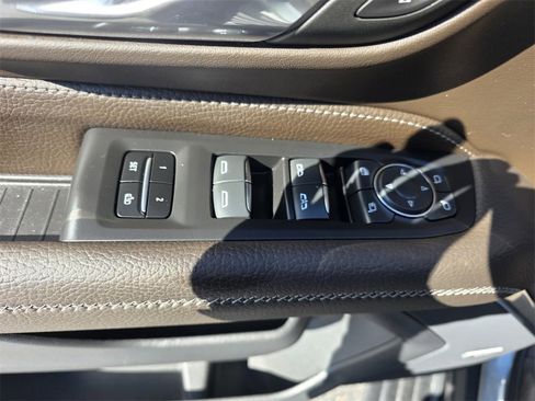 Used 2024 GMC Yukon Denali w/ Denali Reserve Package image 13