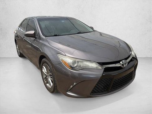 Used 2015 Toyota Camry SE FWD image 7