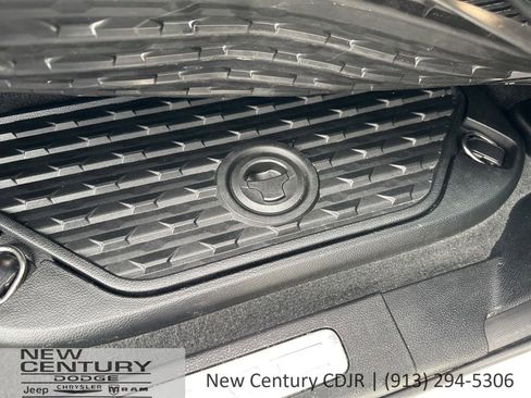 Used 2021 RAM 1500 Laramie AWD/4WD image 12