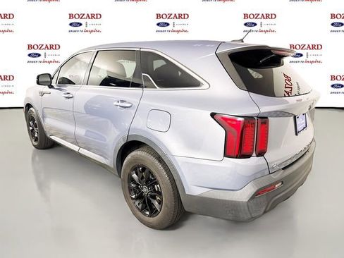 Used 2021 Kia Sorento LX image 6