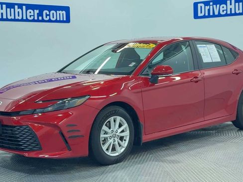 Used 2025 Toyota Camry LE image 4