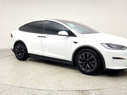 Used 2024 Tesla Model X image 3