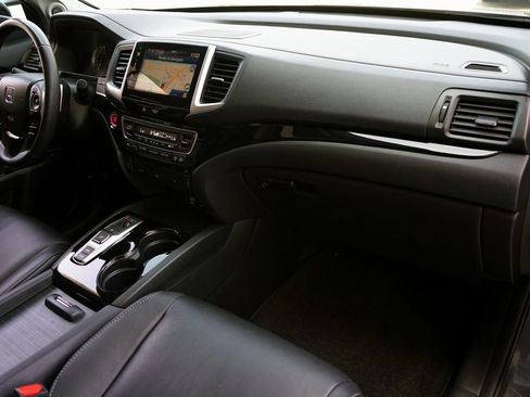 Used 2016 Honda Pilot Touring image 5