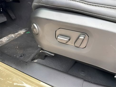 New 2026 Jeep Wrangler Unlimited Rubicon w/ Safety Group image 22