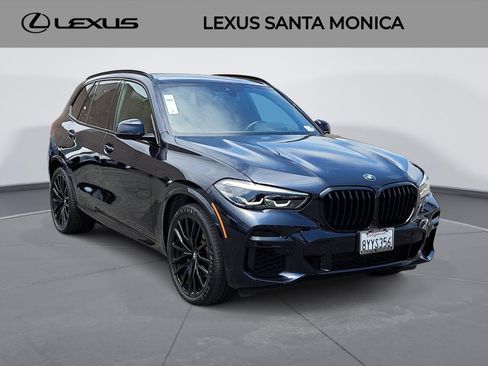 Used 2022 BMW X5 xDrive40i w/ M Sport Package AWD/4WD image 3