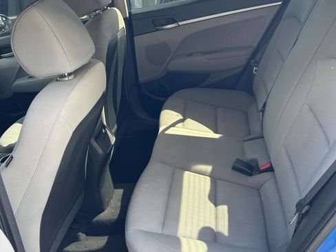 Used 2017 Hyundai Elantra SE FWD image 15
