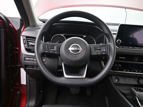 Used 2024 Nissan Rogue SV FWD image 26