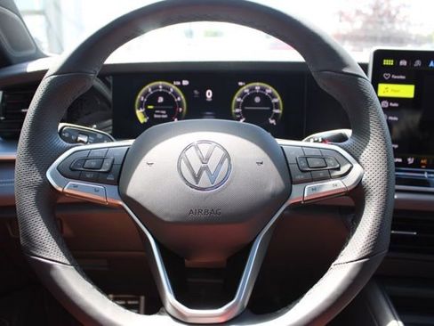New 2025 Volkswagen Tiguan SE R-Line AWD/4WD image 21