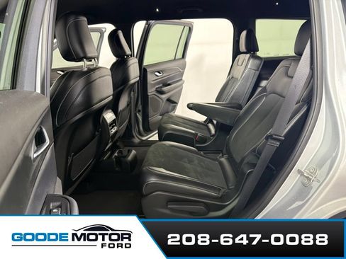 Used 2023 Jeep Grand Cherokee L Laredo AWD/4WD image 19