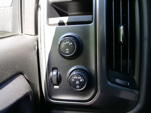 Used 2018 Chevrolet Silverado 1500 LT w/ All Star Edition AWD/4WD image 15