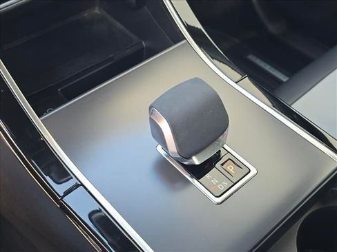 Used 2024 Land Rover Range Rover Velar Dynamic SE image 24