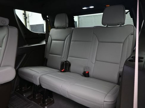 Certified 2024 GMC Yukon SLT w/ SLT Luxury Package image 25