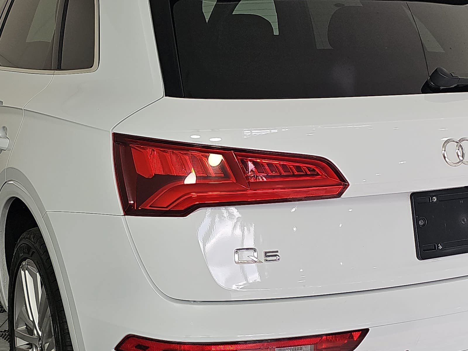 Used 2019 Audi Q5 2.0T Premium Plus w/ Premium Plus Package AWD/4WD image 32