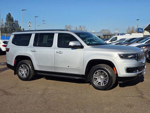 Used 2022 Jeep Wagoneer Series I image 3