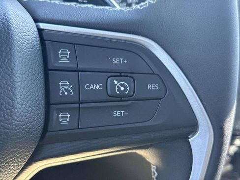 Certified 2023 Jeep Grand Cherokee L Laredo w/ Luxury Tech Group I AWD/4WD image 21