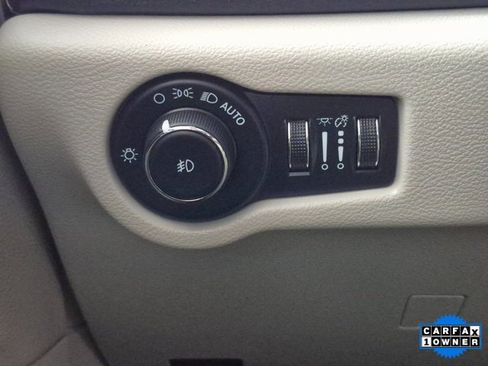 Used 2022 Chrysler Pacifica Limited image 16