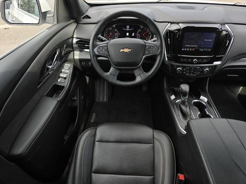 Used 2023 Chevrolet Traverse High Country FWD image 22