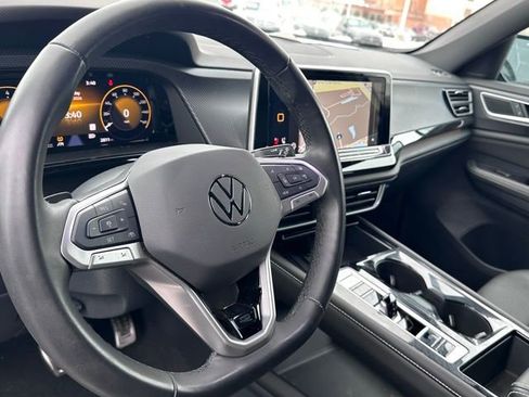 Used 2025 Volkswagen Atlas Cross Sport SEL R-Line image 11