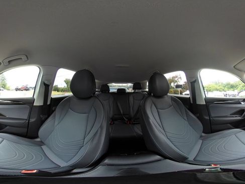 Used 2026 Volkswagen Tiguan SE FWD image 38