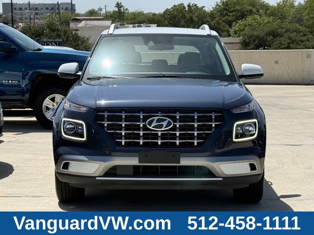 Used 2022 Hyundai Venue Limited FWD image 3