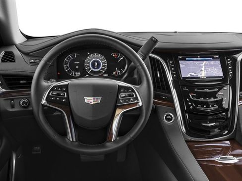 Used 2017 Cadillac Escalade Luxury AWD/4WD image 10
