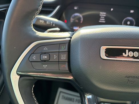 Used 2022 Jeep Grand Cherokee L Laredo w/ Luxury Tech Group I image 13