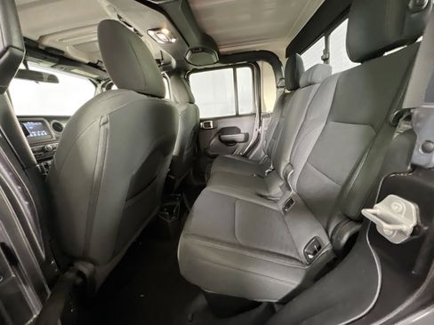 Used 2023 Jeep Gladiator Sport AWD/4WD image 22