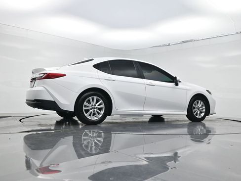 Used 2025 Toyota Camry LE w/ Convenience Package FWD image 23