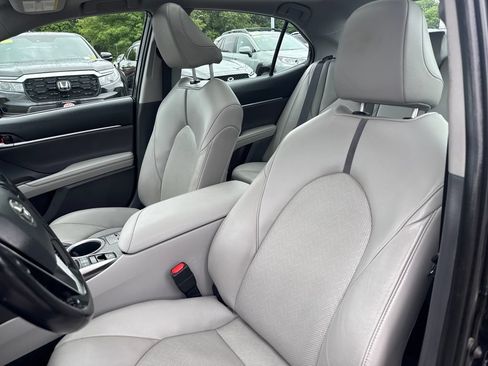 Used 2022 Toyota Camry XLE AWD/4WD image 14