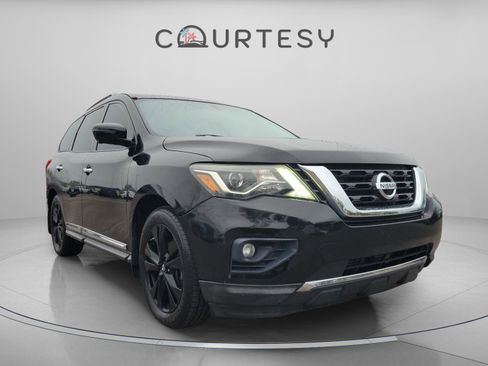 Used 2017 Nissan Pathfinder Platinum w/ Midnight Edition Package image 6