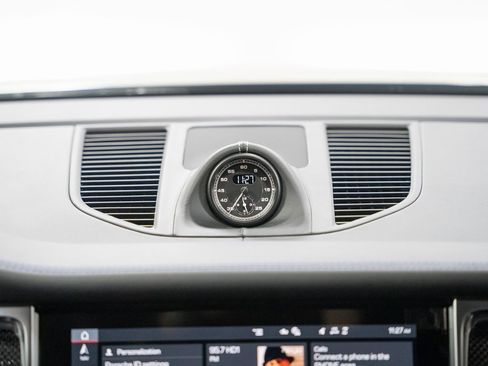 Used 2024 Porsche Macan S image 20