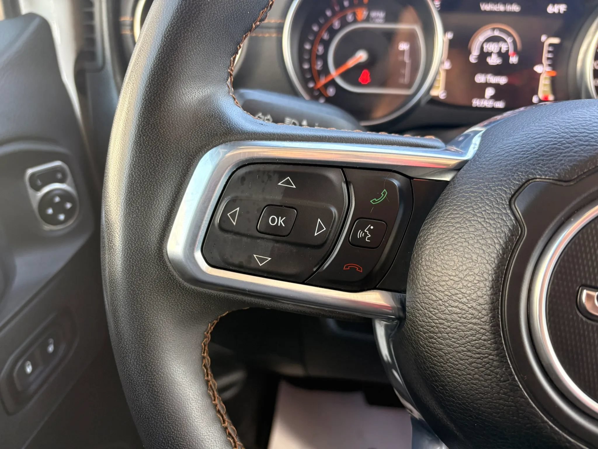 Used 2023 Jeep Gladiator Overland AWD/4WD image 20