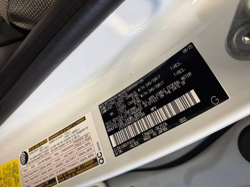 Used 2025 Toyota 4Runner SR5 image 39