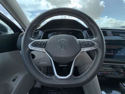 Certified 2023 Volkswagen Tiguan SE FWD image 15