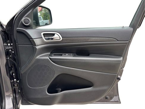 Used 2015 Jeep Grand Cherokee Altitude RWD image 39