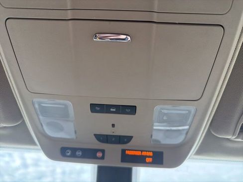 Used 2017 Buick Envision Essence image 37