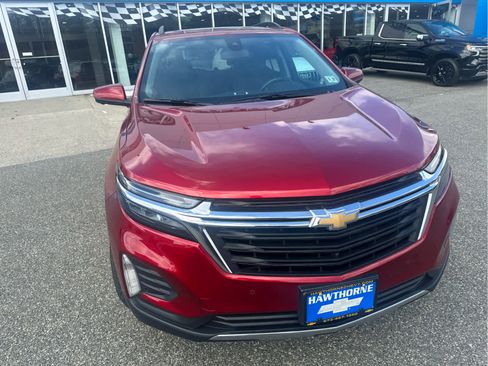 Used 2022 Chevrolet Equinox LT image 2
