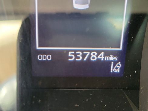 Used 2020 Toyota Camry LE image 22